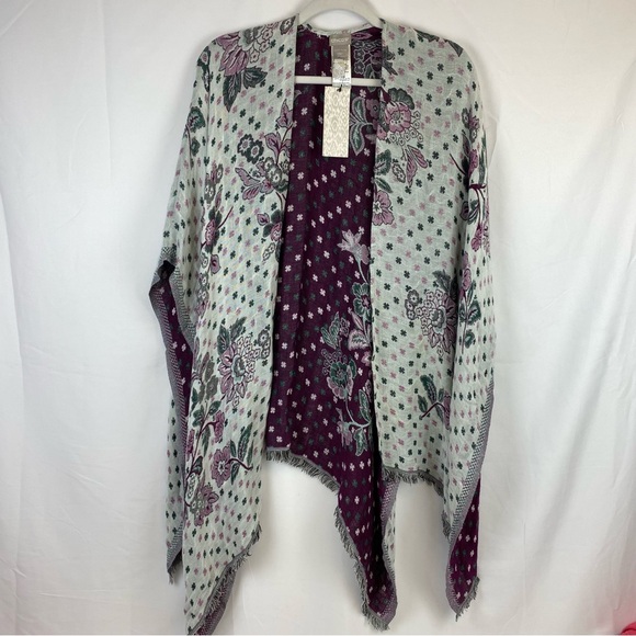 Chico's Reversible Pink-White Floral Medallion Ruana Wrap Open Cardigan NWT OS - Picture 6 of 11